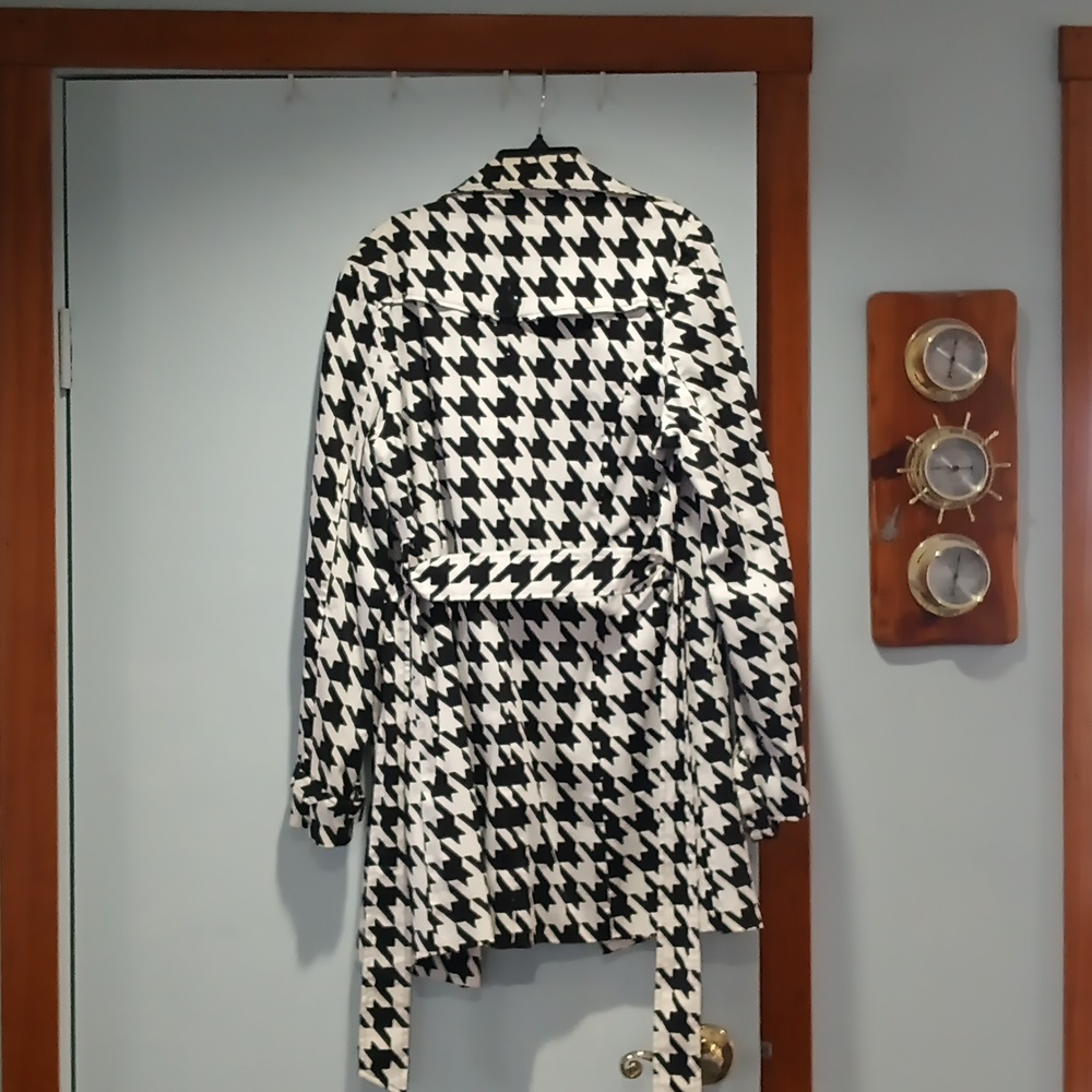 Raincoat - Picture 3 of 5